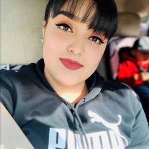 Meet your Posher, Emely